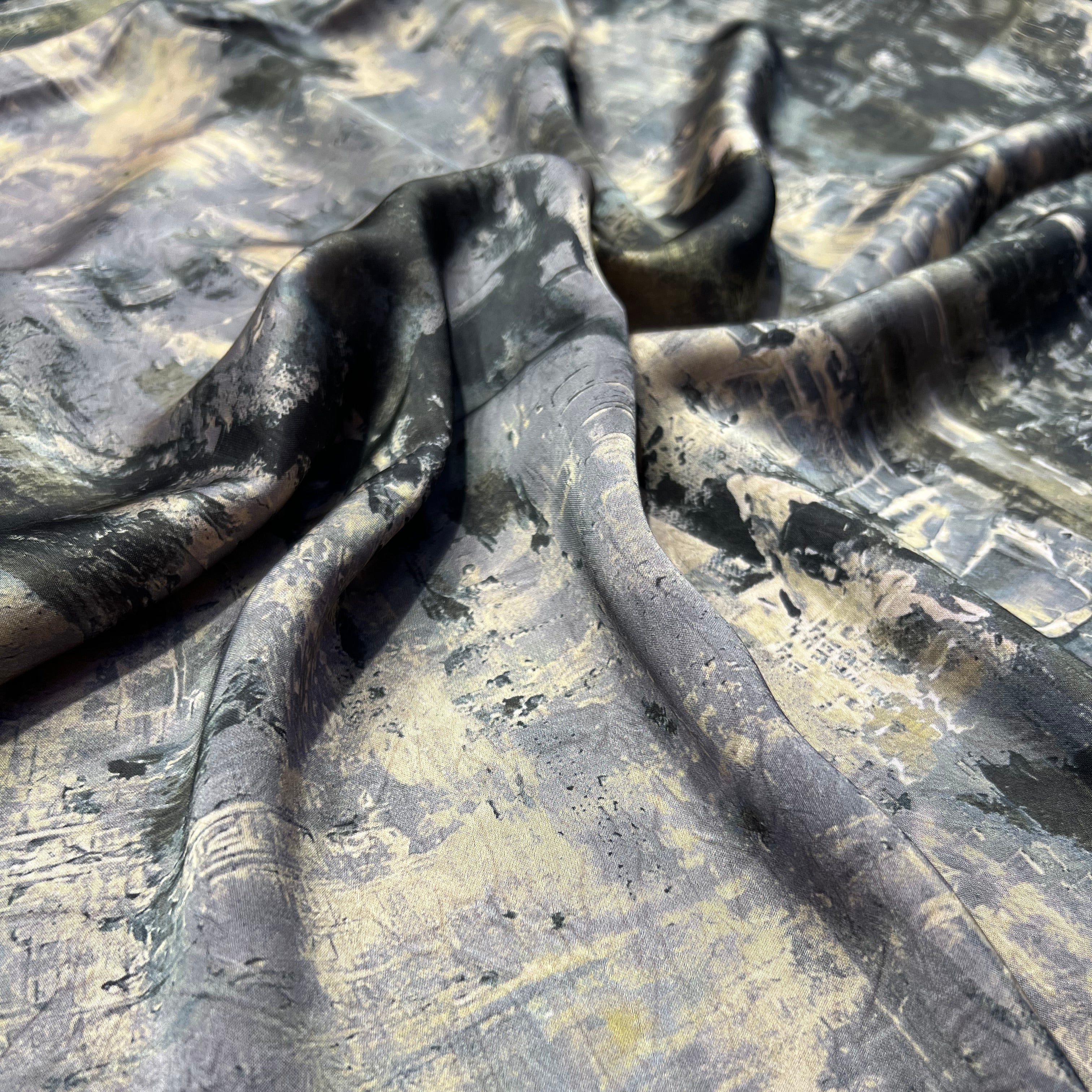 JULIA – Soie Imprimée Premium – Coupon 2,5 m / Largeur 1,5 m