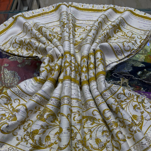 Tissu brocart moutarde moderne idéal pour caftan. Livraison partout au Maroc.